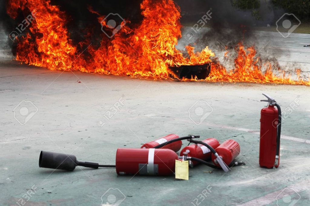 50255598-la-formación-de-lucha-contra-incendios-y-extintores-usados
